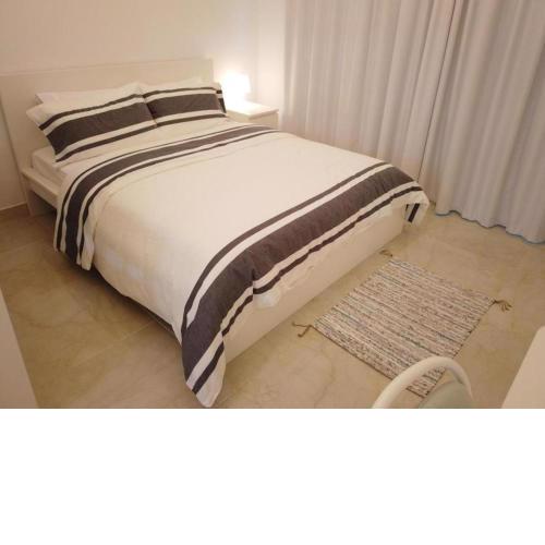 Super OYO 741 Home lakeside residence 917