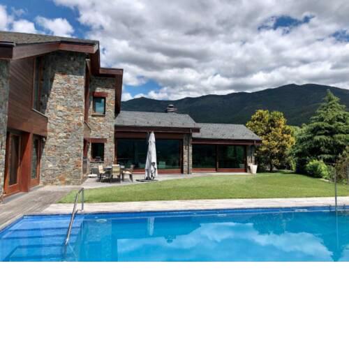 Superb Holiday Home in Aravell with Private Pool
