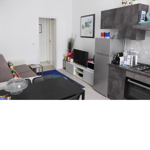 Superb remodel two-room apartment, city center