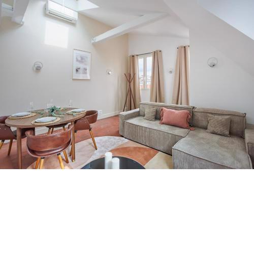 Superbe apartement Montaigne/George V (Tremoille)