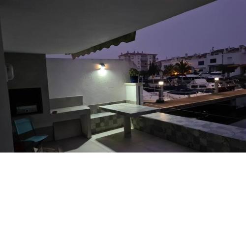 superbe appartement dans résidence Empuriabrava
