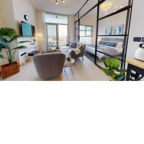 SuperHost - High-End apartment With Burj Khalifa Glimpse