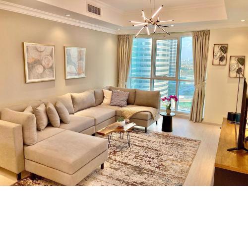 SuperHost - Lakefront Apartment Amidst Parks With Lake Access
