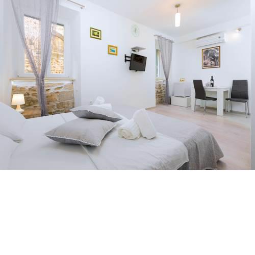 Superior Room within Diocletian Walls