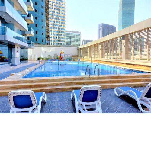 Supreme Living in 1B with Balcony in Business Bay