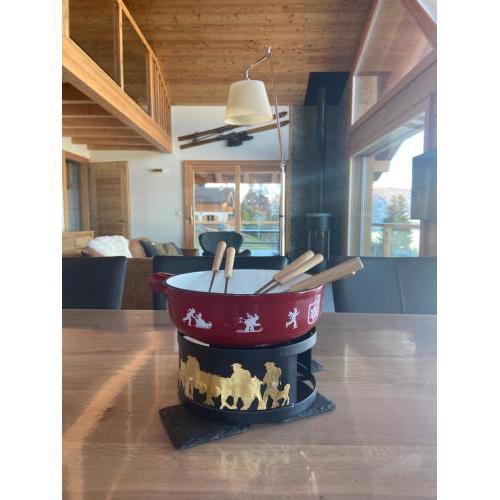 Swiss Chalet Feniks by Jolidi