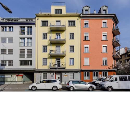 Swiss Star Guesthouse District 3