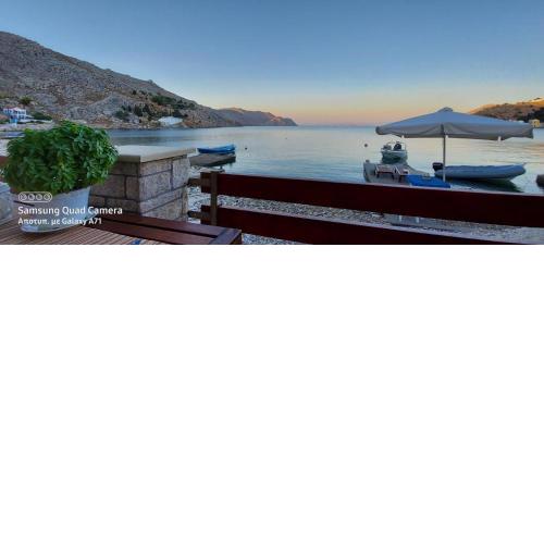 Symi . VILLA CALME (Sur la Mer).