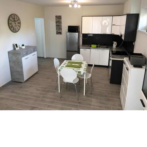 Szeged Földszinti apartman 15 perc sétára a belvárostól.