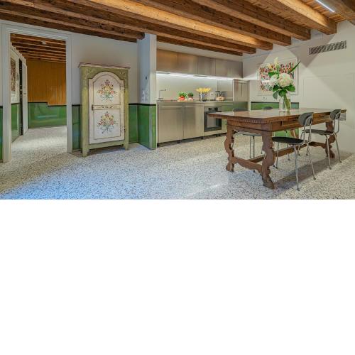 Tagiapiera Venetian Studio with Private Courtyard Renewed in 2021!