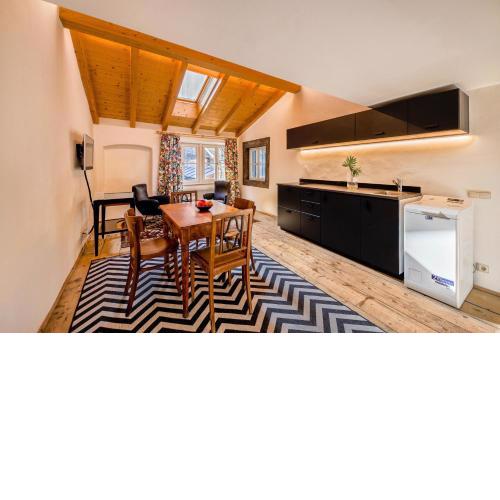 Taiana Goldenstern Residence