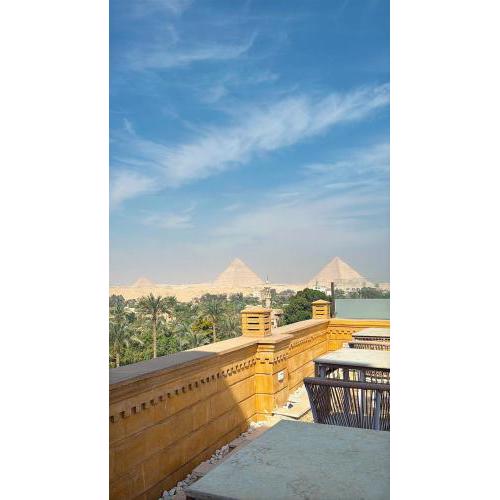Taj Pyramids View INN