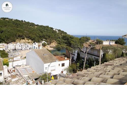 Tamariu Apartment Sleeps 3 Air Con