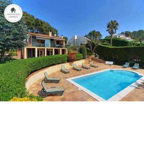 Tamariu Holiday Home Sleeps 11 with Pool