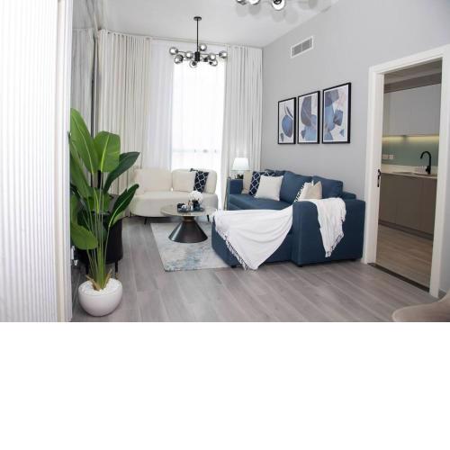 Tamm - Distinctive Condo With Balcony In Production City