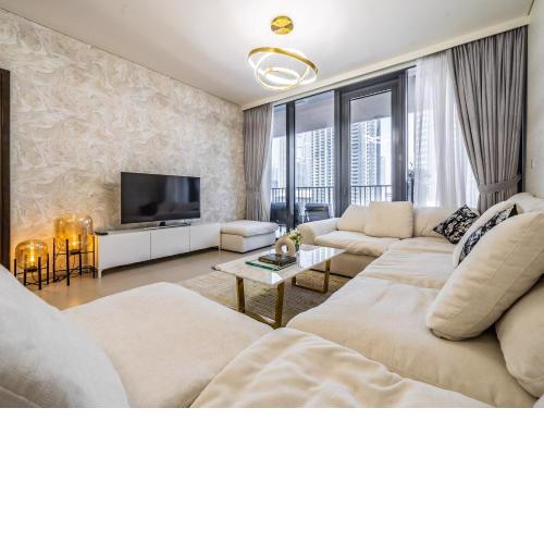Tamm - Downtown Spacious and Elegant Condo With Balcony
