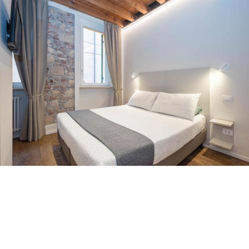 Teatro Romano Easy Suites