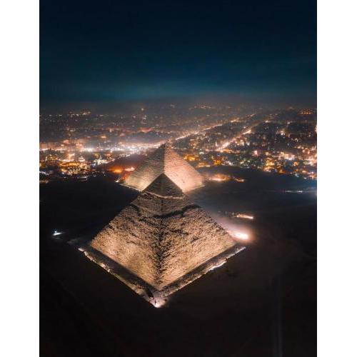 Tecno pyramids inn