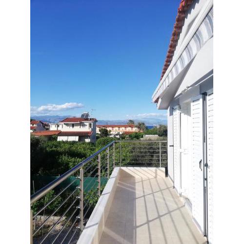 Temeni Seaside Studios (Penthhouse)
