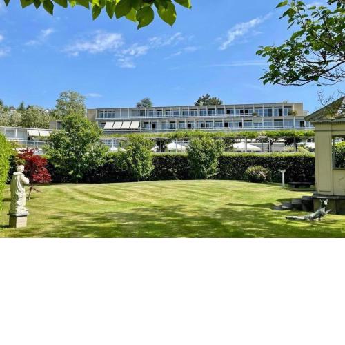 Tertianum Parkresidenz - moderne 25 Zimmer Wohnung direkt am Zürichsee