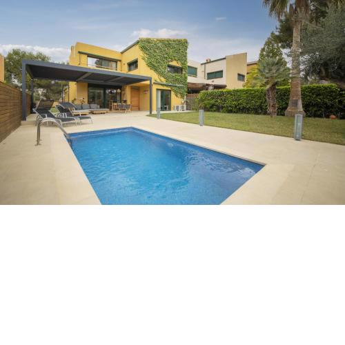 TH150 Modern house in Tamarit with private pool