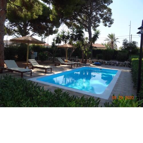 The 3 Pines Apartments