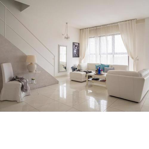 The Best Rent - Spacious apartment with balcony in viale Monza