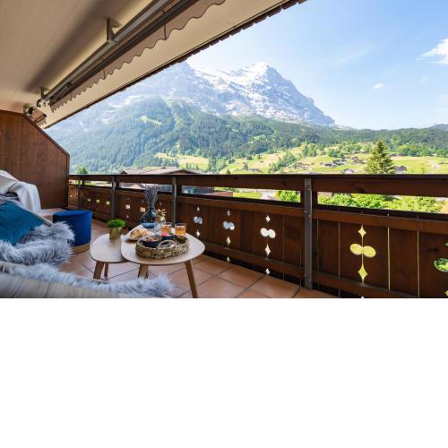 The Blue Ice Apartment - GRINDELHOMES