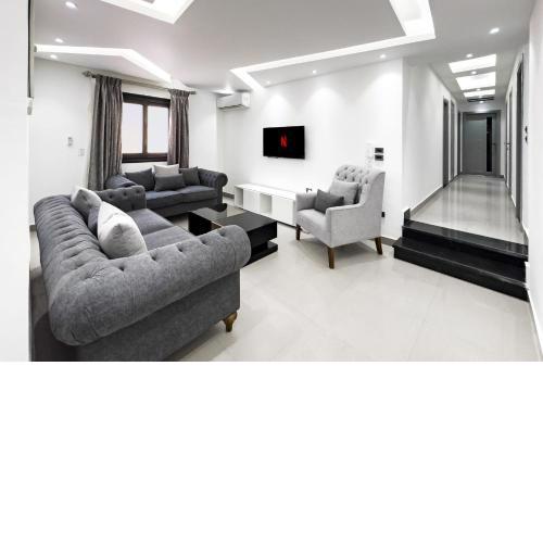 The Bold & Bright 3BDR Apt 15 Min To Airport