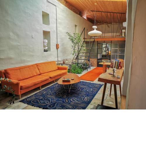 The Cabrio House- Unique CITY CENTER loft with Garden