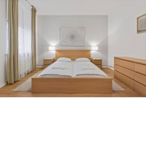 The Capital Retreat Apart