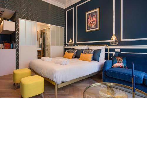 The Champs Elysées Blue Suite
