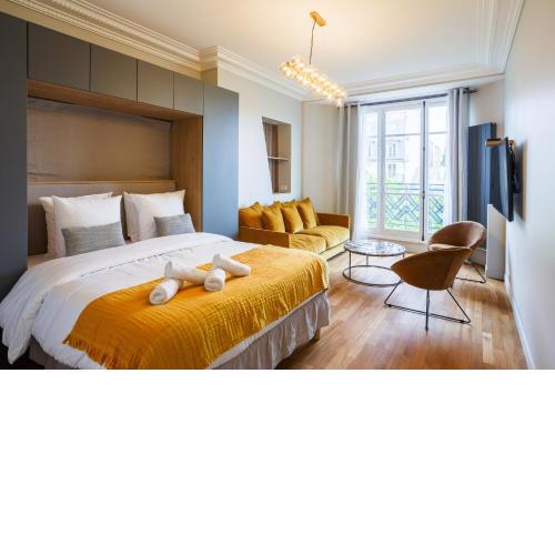 The Eiffel Tower Cosy Nest