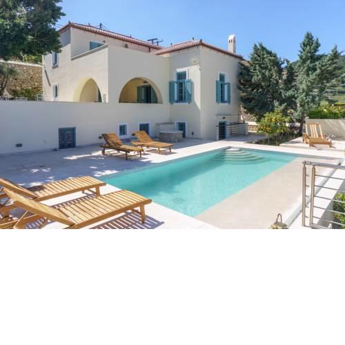 The Great Gatsby 6BR villa overlooking Spetses old town