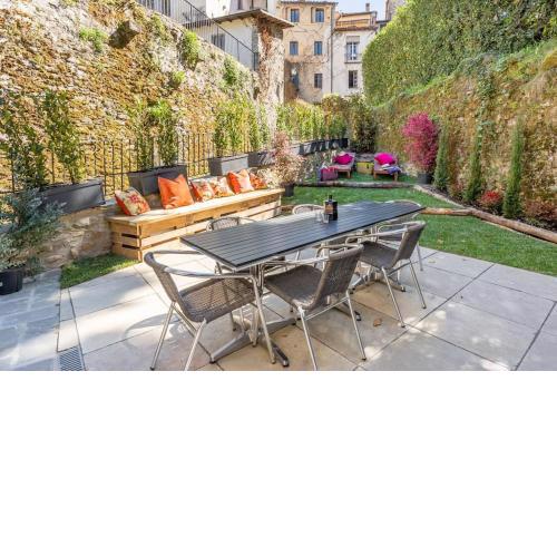 *The Liberties - 7 bed/10 guests Villa in Old Town