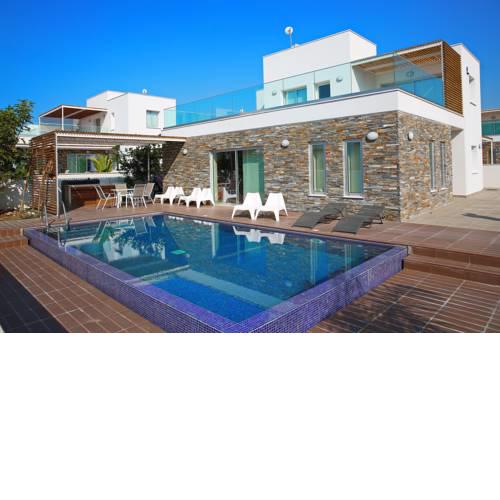The Luxury Papadakis Villa