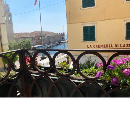 The Mansion of Countess Rizzardi on Garda Lake - Royal Solution