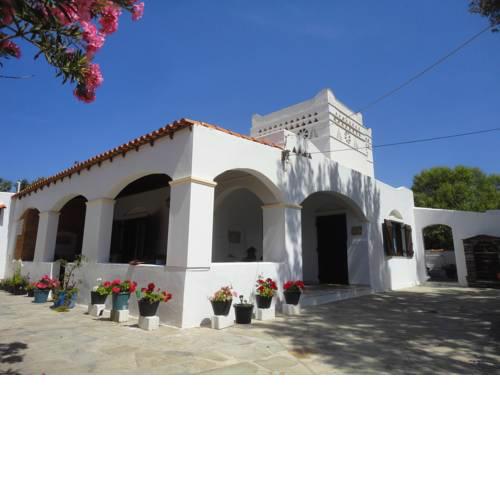 The Mansion of Gavrio's port