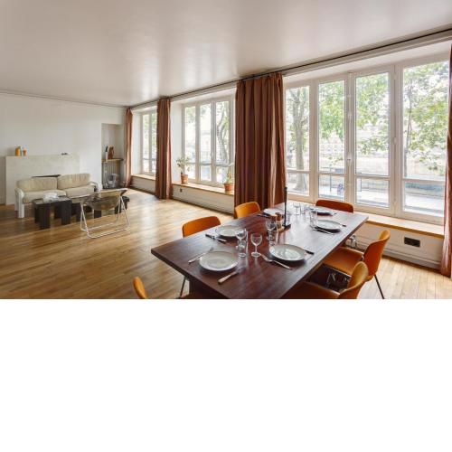 The Marais & Docks view apartment