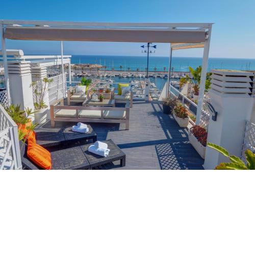 The Moonlight Seaview by Hello Homes Sitges