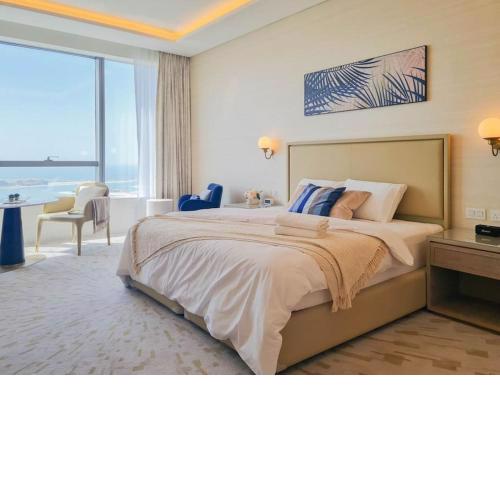 The Palm Jumeirah, The Palm Tower (studio)