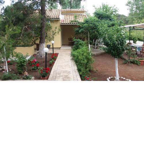 The pretty house next to the beach(Aleca’s House)