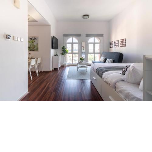 The Smart Concierge - Discovery Gardens street 4