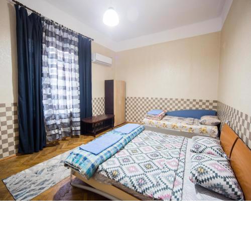 The Square - 2 bedrooms Flat with great location, 1st fl