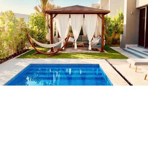 The Sunshine Villa