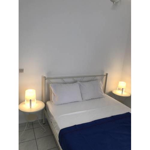 The Swan and the Gull, Porto Rafti yacht harbor apartment