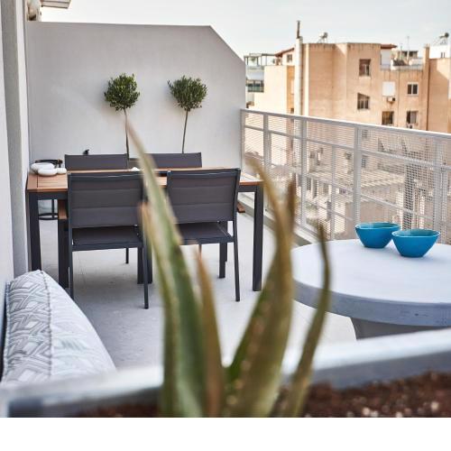 THE VAULT Brand New Loft in Athens Historic Center