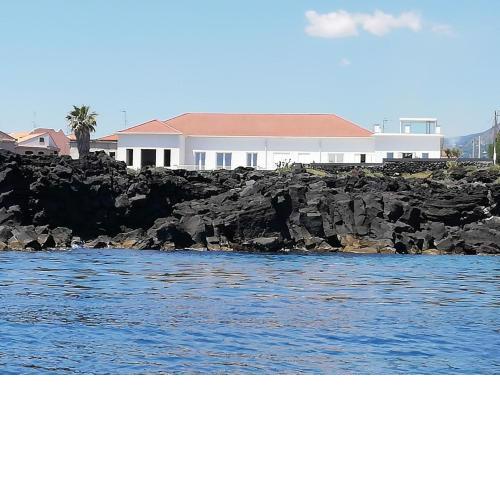 The White Home - La casa sulla scogliera
