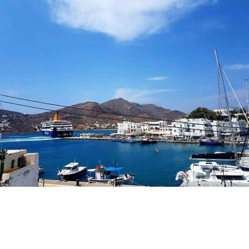 The Yacht front apartment at the Ios port