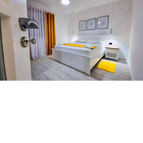 'The Yellow' Condo